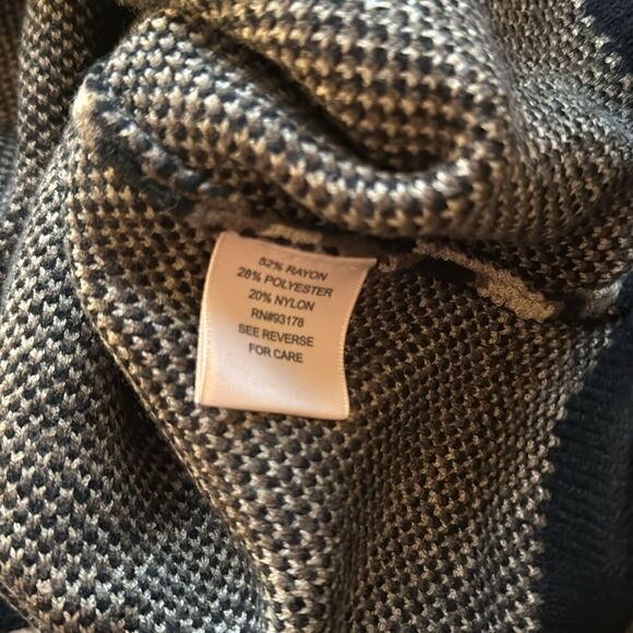 Philosophy
Sweater Camo 2XL Women’s NWT - Picture 8 of 8